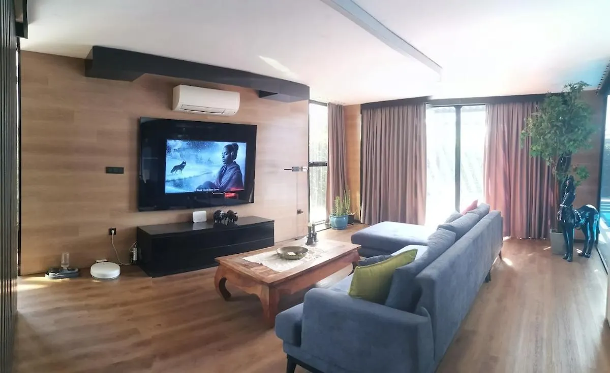 Detached villa with a small garden Seferihisar